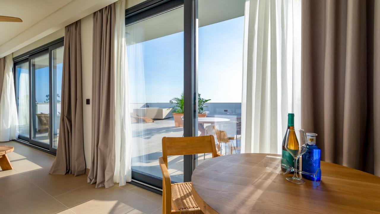 Hotel Apartamentos Hamus コニル・デ・ラ・フロンテラ エクステリア 写真