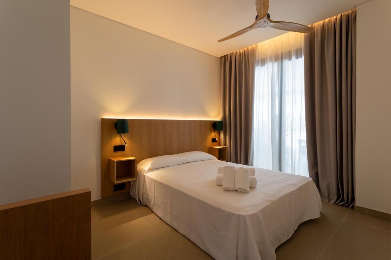 Hotel Apartamentos Hamus コニル・デ・ラ・フロンテラ エクステリア 写真