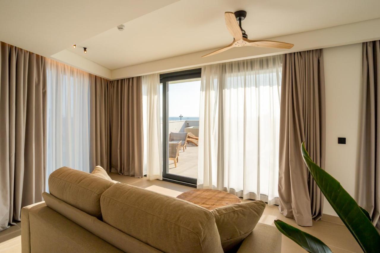 Hotel Apartamentos Hamus コニル・デ・ラ・フロンテラ エクステリア 写真