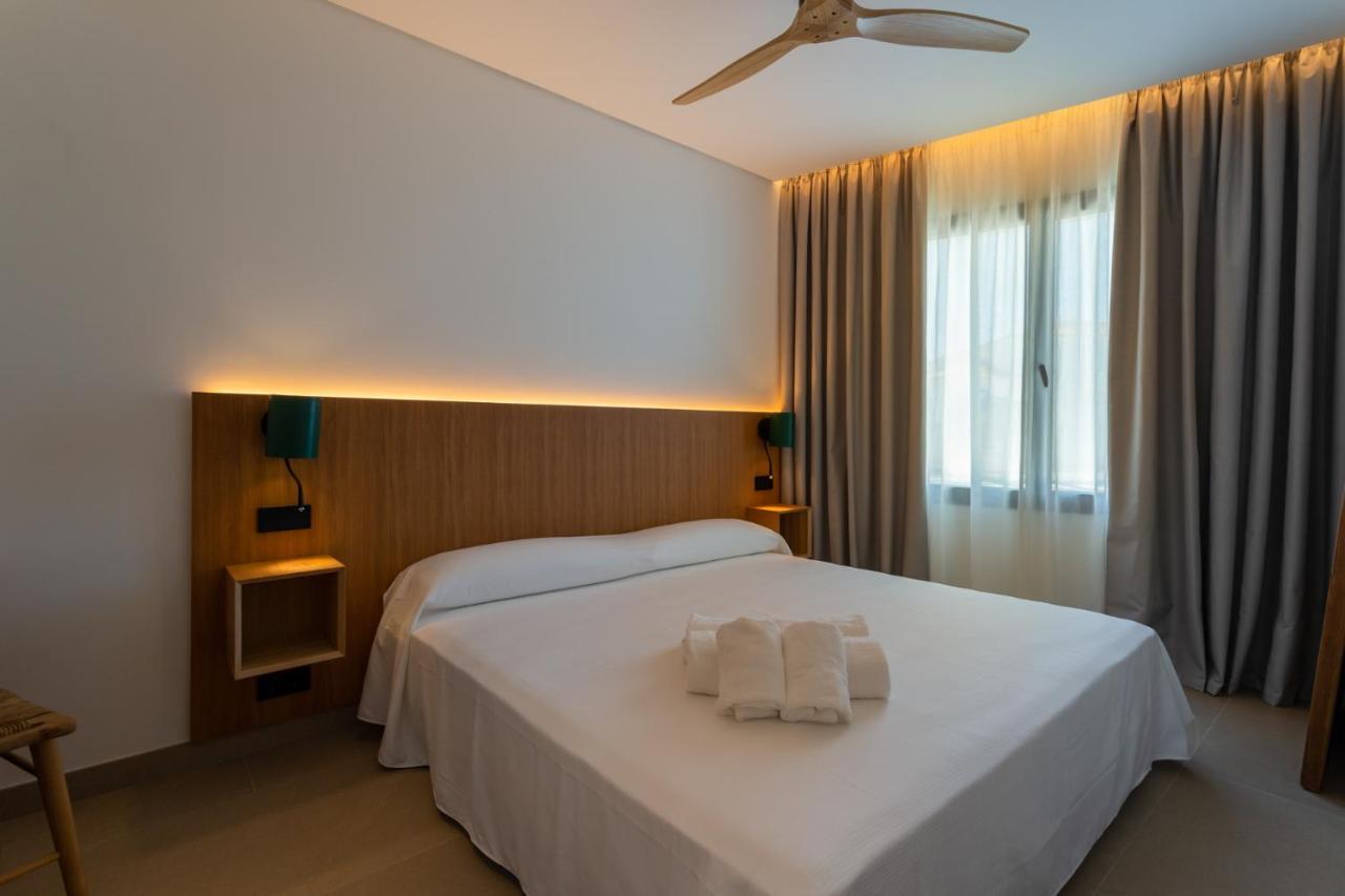 Hotel Apartamentos Hamus コニル・デ・ラ・フロンテラ エクステリア 写真