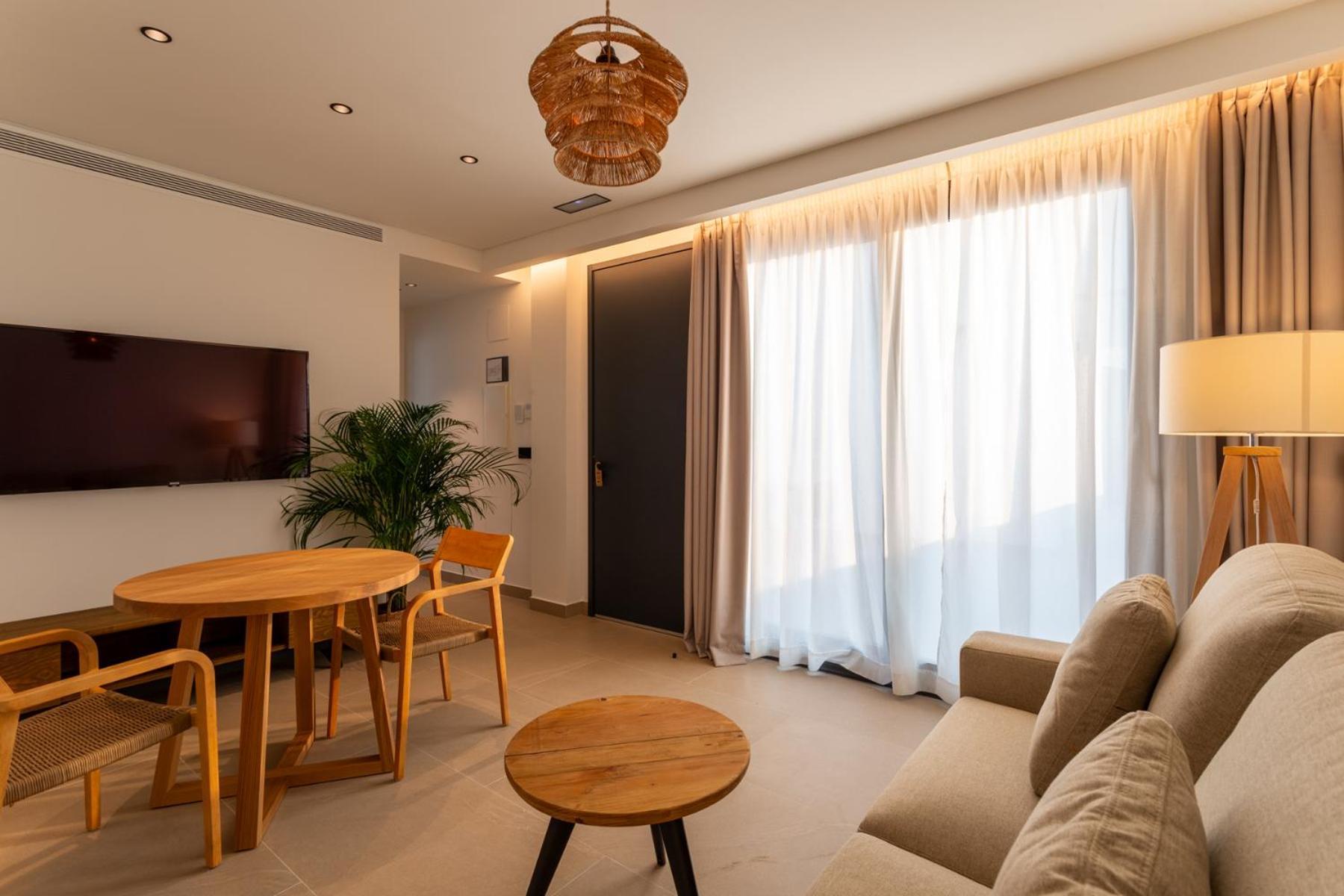 Hotel Apartamentos Hamus コニル・デ・ラ・フロンテラ エクステリア 写真