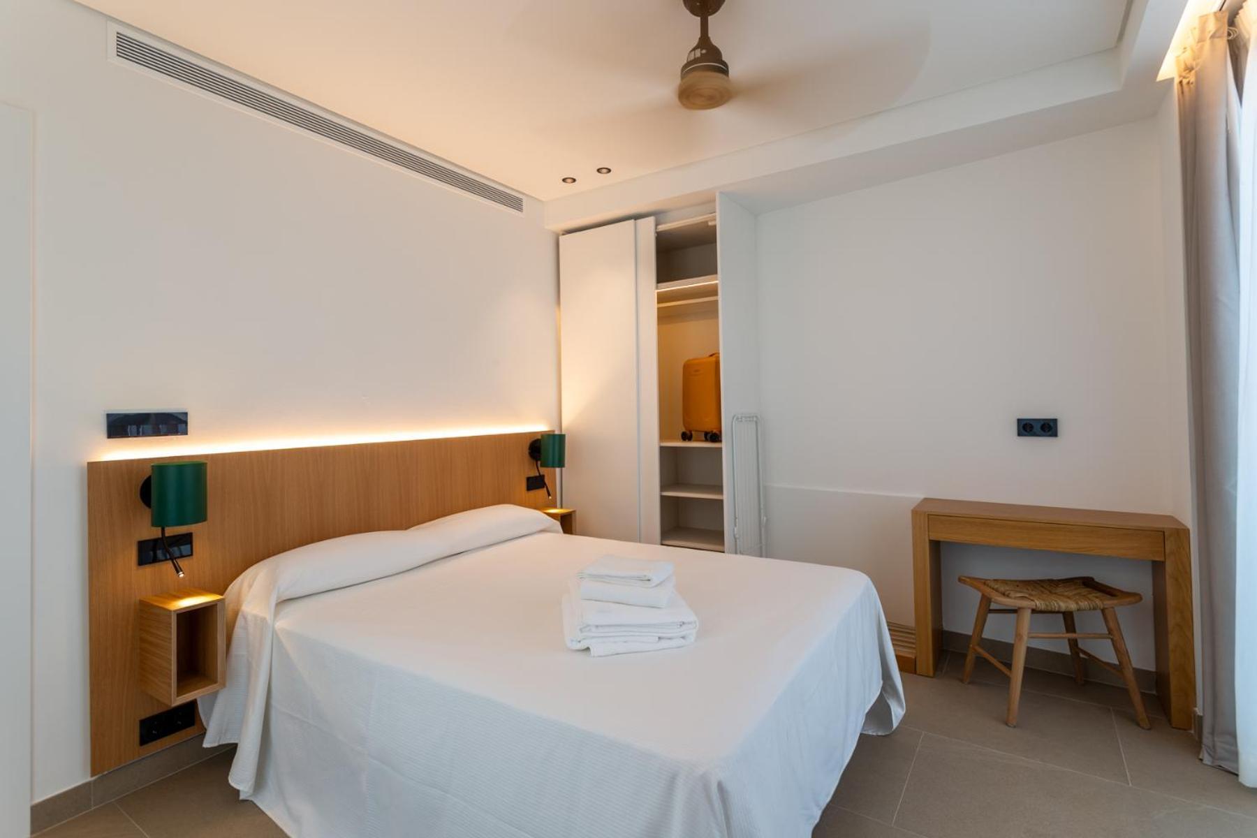 Hotel Apartamentos Hamus コニル・デ・ラ・フロンテラ エクステリア 写真