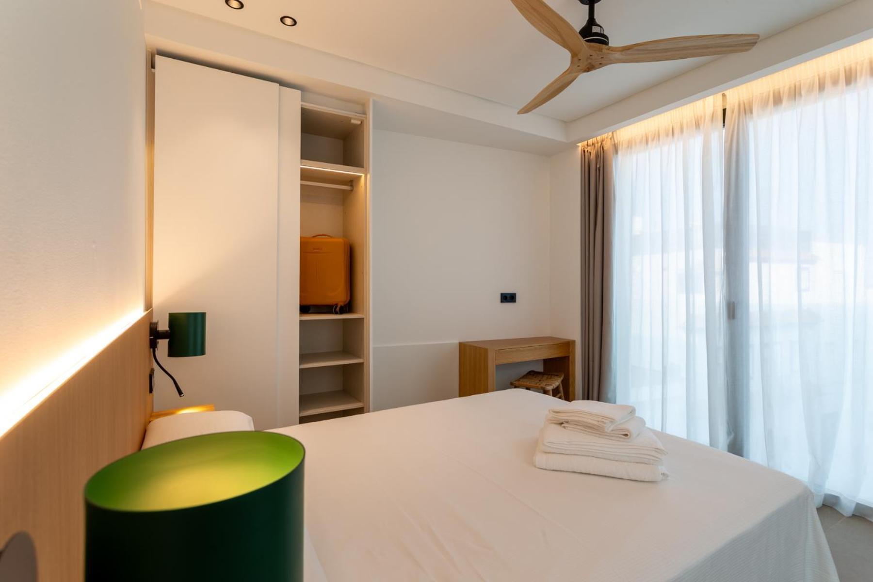 Hotel Apartamentos Hamus コニル・デ・ラ・フロンテラ エクステリア 写真