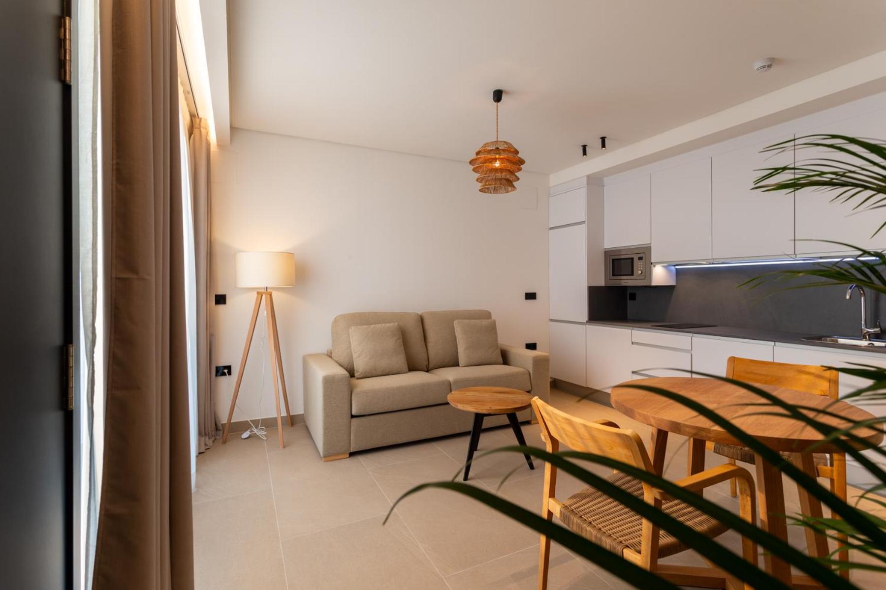 Hotel Apartamentos Hamus コニル・デ・ラ・フロンテラ エクステリア 写真