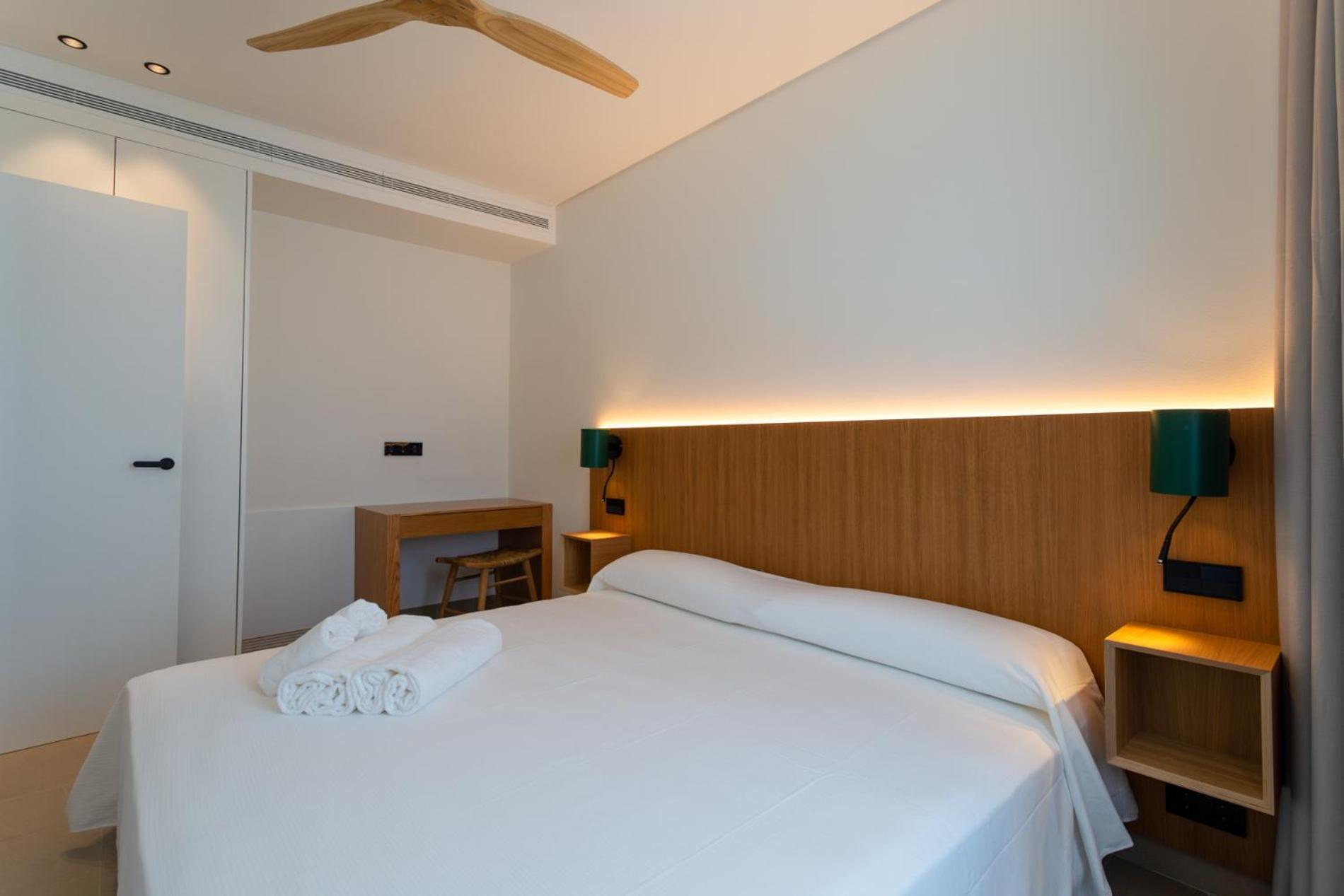 Hotel Apartamentos Hamus コニル・デ・ラ・フロンテラ エクステリア 写真